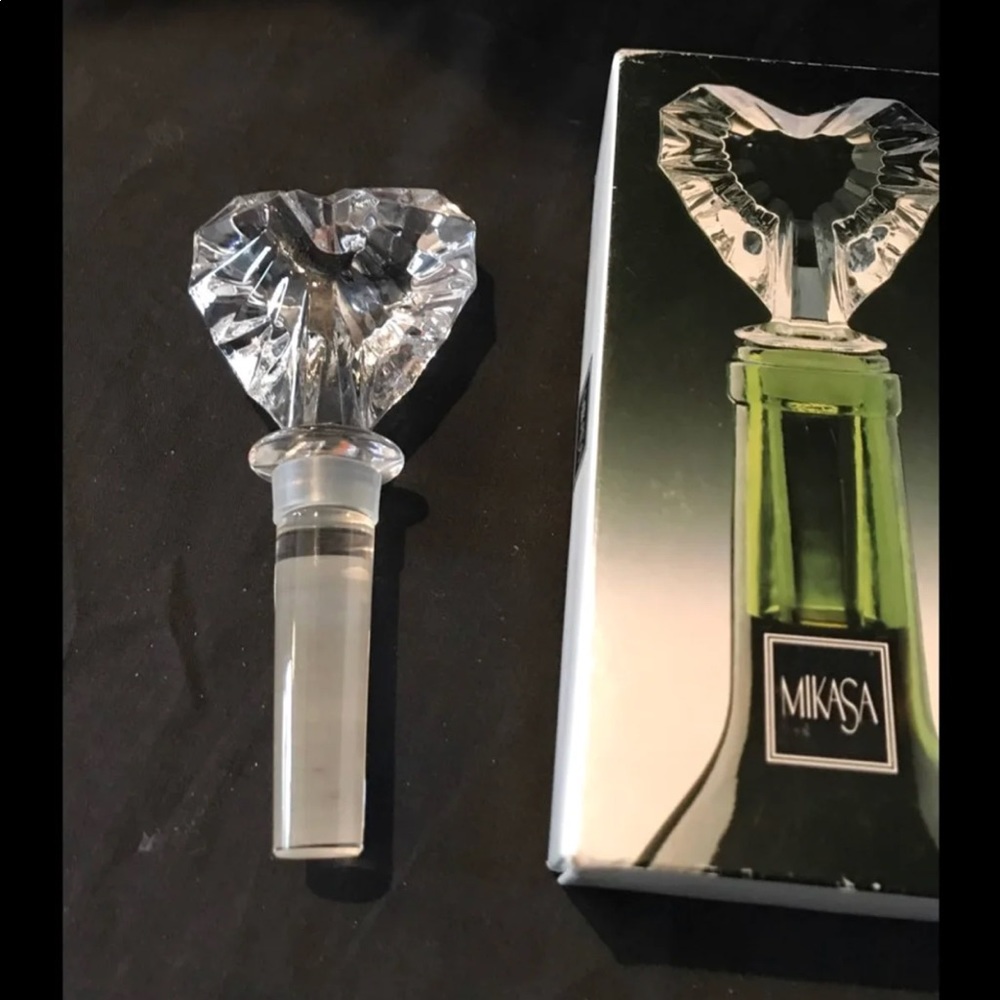 Mikasa crystal heart wine stopper